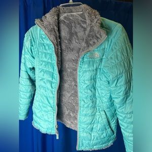 Girls size 10/12 North Face Coat, reservable